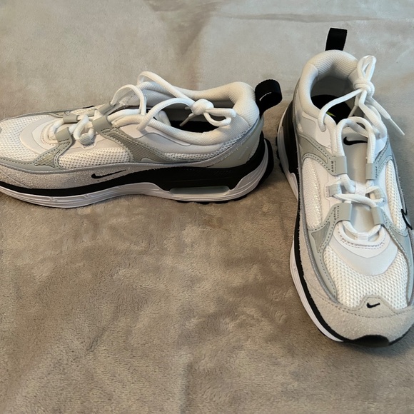 NIKE AIR MAX BLISS-SIZE 8 - Picture 7 of 7